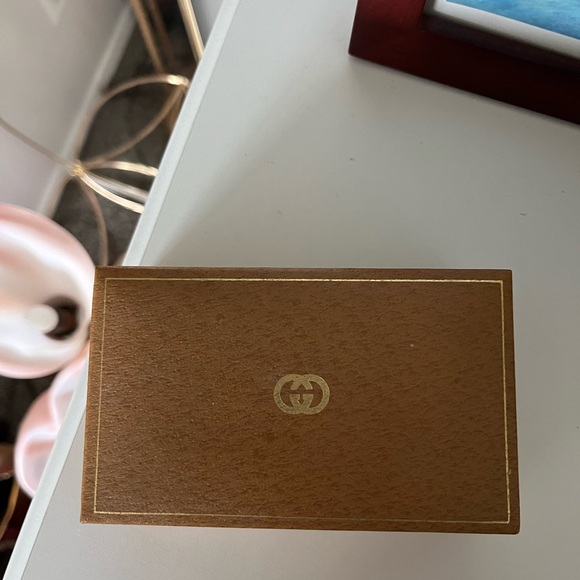 Gucci Gold Bezel Watch With All Bezels - Picture 8 of 9